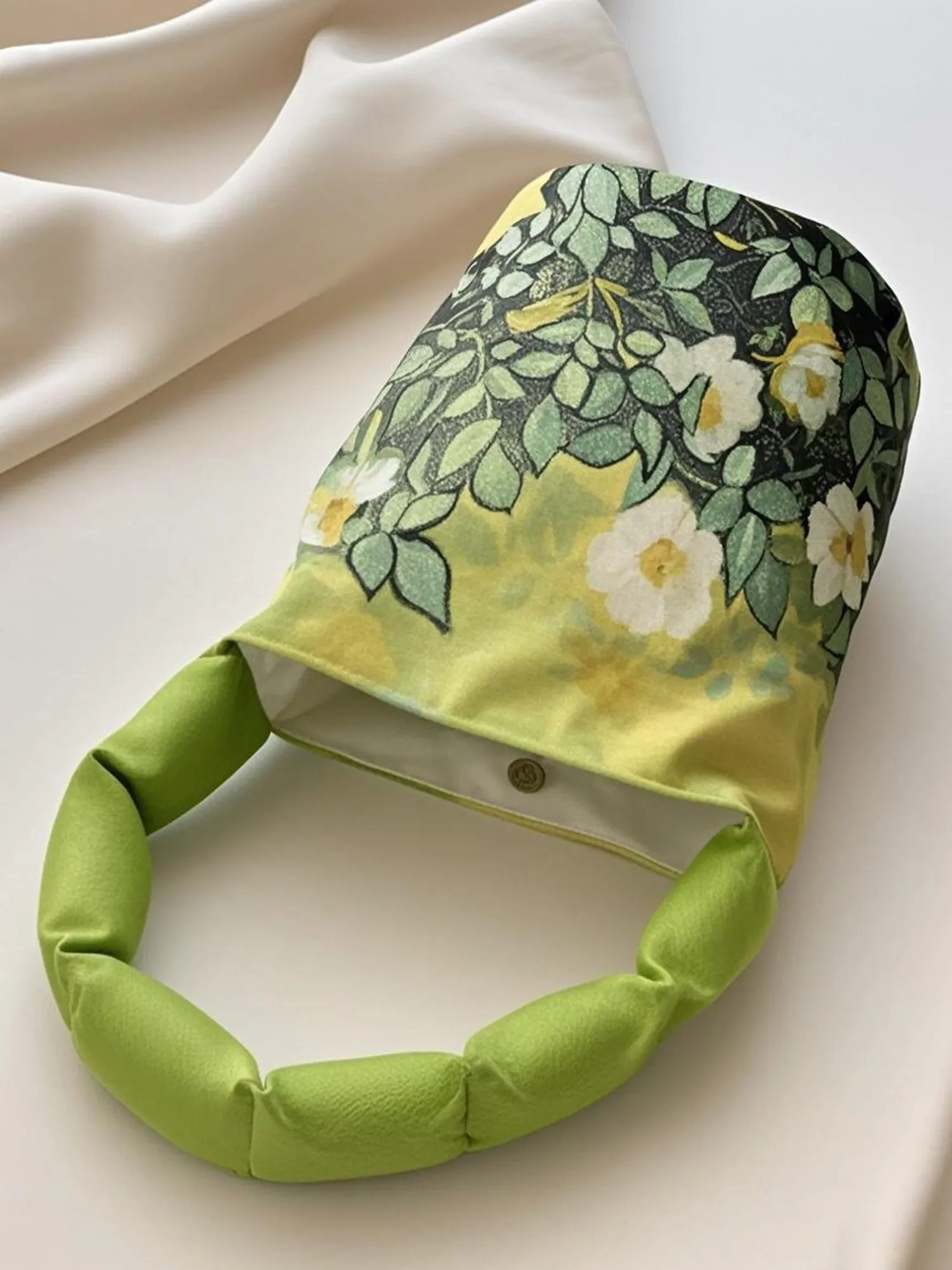 Vibrant Floral Printed Bucket Bag BP005